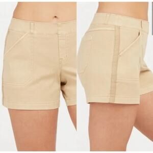 SPANX Stretch‎ Twill 6” Shorts In Almond Size Medium